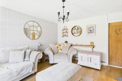 CAM03729G0-PR0092-STILL002