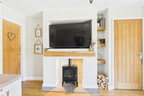 CAM03729G0-PR0092-STILL004