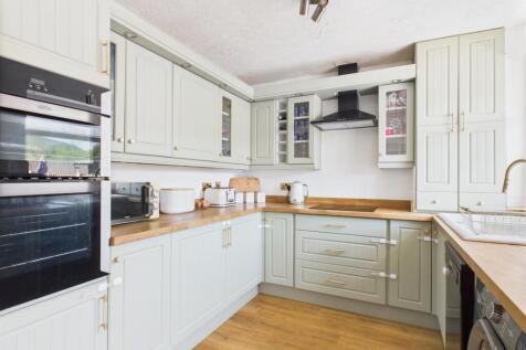 CAM03729G0-PR0092-STILL006