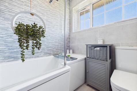 CAM03729G0-PR0092-STILL023