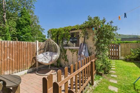 CAM03729G0-PR0092-STILL011