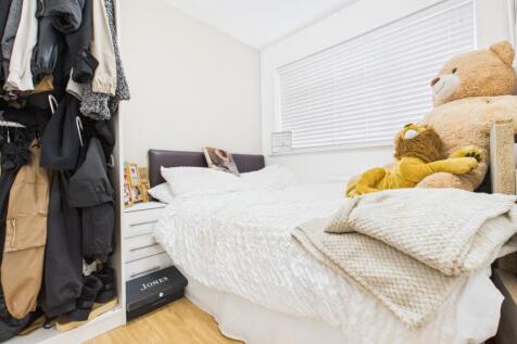 CAM03729G0-PR0159-STILL003