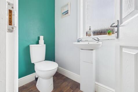 CAM03729G0-PR0165-STILL023