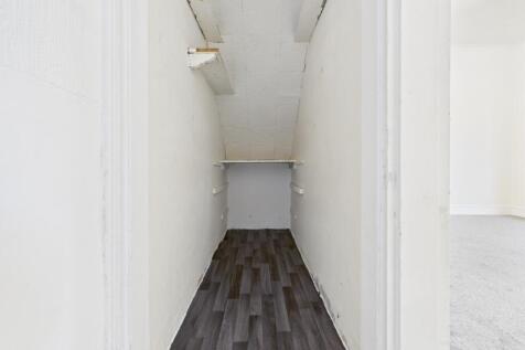 CAM03729G0-PR0167-STILL006