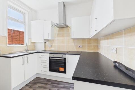 CAM03729G0-PR0167-STILL010