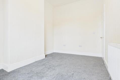 CAM03729G0-PR0167-STILL017