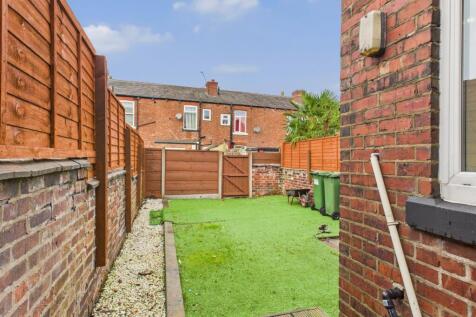 CAM03729G0-PR0167-STILL013