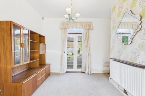 CAM03729G0-PR0171-STILL006