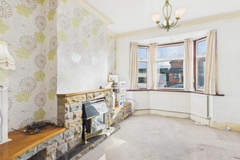 CAM03729G0-PR0171-STILL016