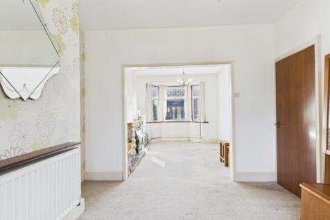 CAM03729G0-PR0171-STILL008