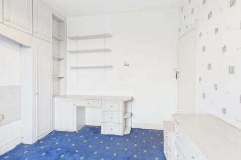 CAM03729G0-PR0171-STILL043