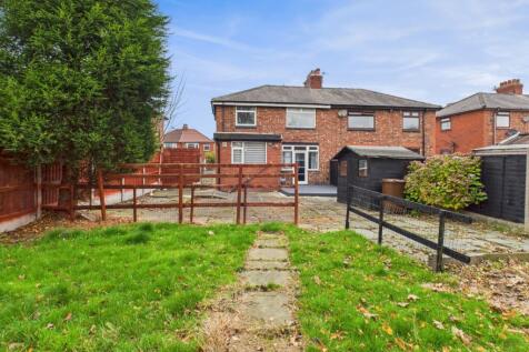 CAM03729G0-PR0172-STILL024