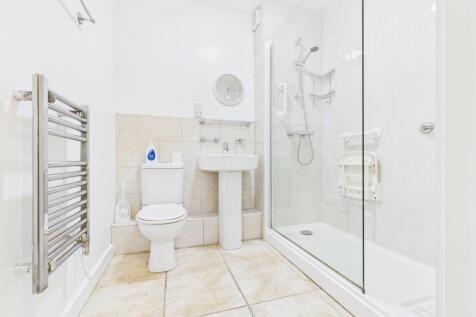 CAM03729G0-PR0176-STILL004