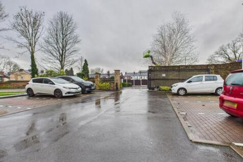 CAM03729G0-PR0176-STILL014