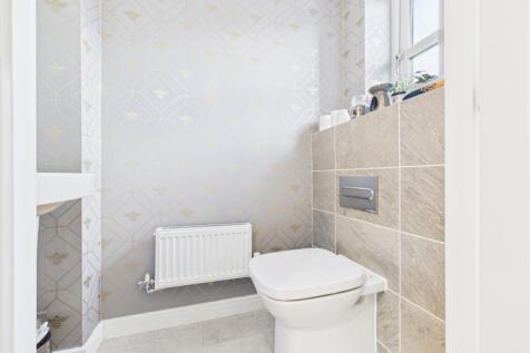 CAM03729G0-PR0177-STILL012