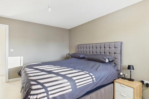 CAM03729G0-PR0177-STILL006