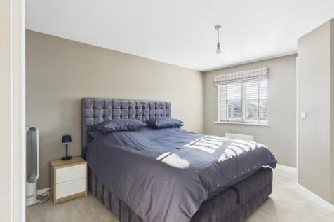 CAM03729G0-PR0177-STILL007