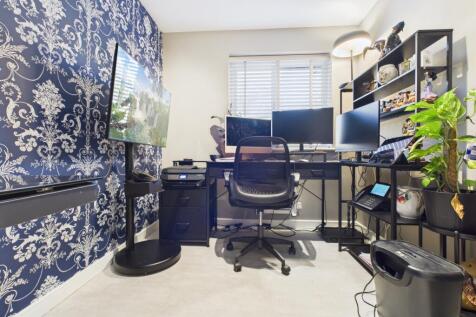 CAM03729G0-PR0177-STILL002