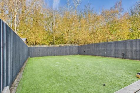 CAM03729G0-PR0177-STILL029