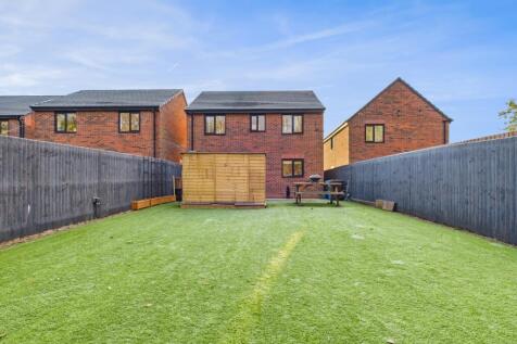 CAM03729G0-PR0177-STILL030