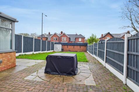 CAM03729G0-PR0179-STILL028