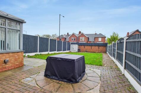 CAM03729G0-PR0179-STILL030