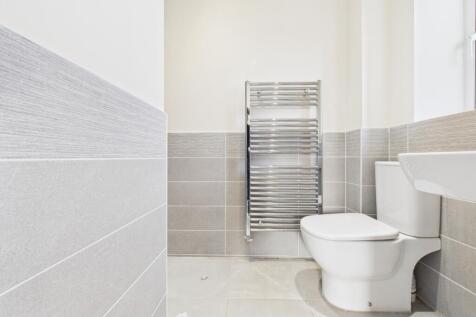 CAM03729G0-PR0178-STILL007