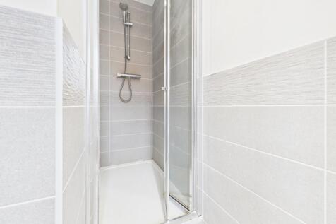 CAM03729G0-PR0178-STILL008