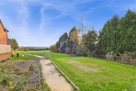 CAM03729G0-PR0178-STILL020