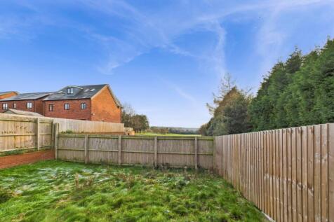 CAM03729G0-PR0178-STILL018