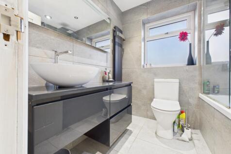 CAM03729G0-PR0181-STILL005