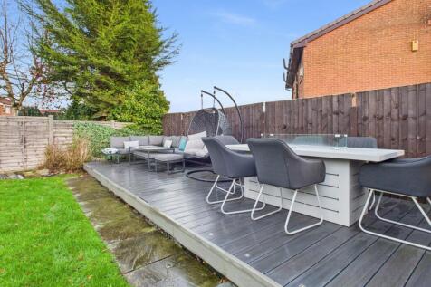 CAM03729G0-PR0181-STILL037