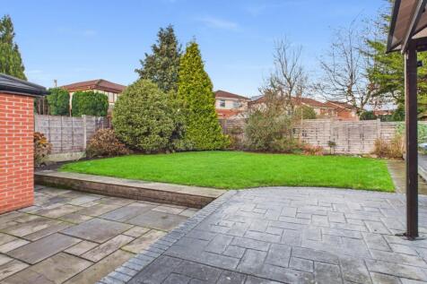 CAM03729G0-PR0181-STILL035