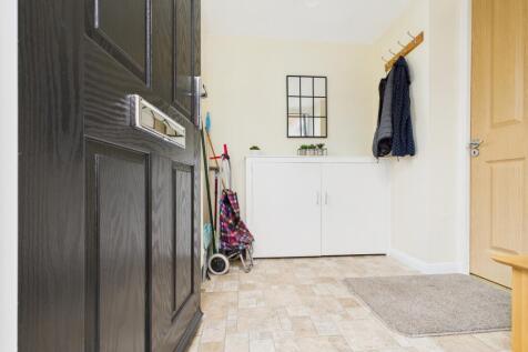 CAM03729G0-PR0183-STILL020