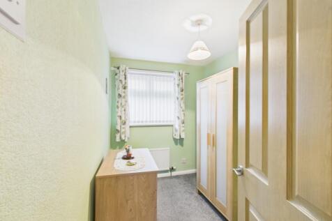 CAM03729G0-PR0183-STILL004