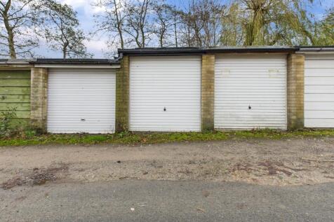 CAM03729G0-PR0183-STILL021