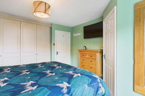 CAM03729G0-PR0185-STILL019