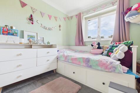 CAM03729G0-PR0185-STILL020