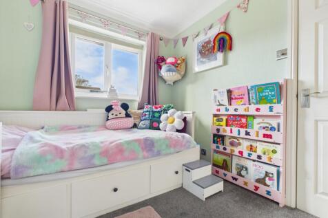 CAM03729G0-PR0185-STILL022