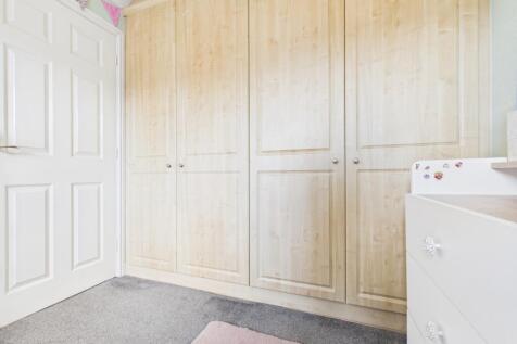 CAM03729G0-PR0185-STILL021