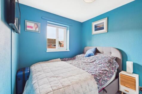 CAM03729G0-PR0185-STILL025