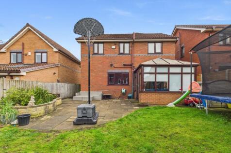 CAM03729G0-PR0185-STILL031