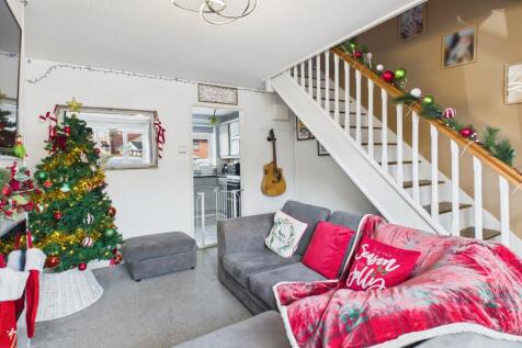 CAM03729G0-PR0186-STILL008