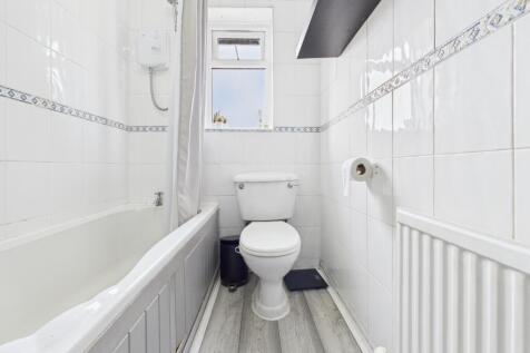 CAM03729G0-PR0186-STILL004