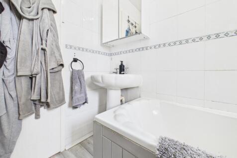 CAM03729G0-PR0186-STILL005