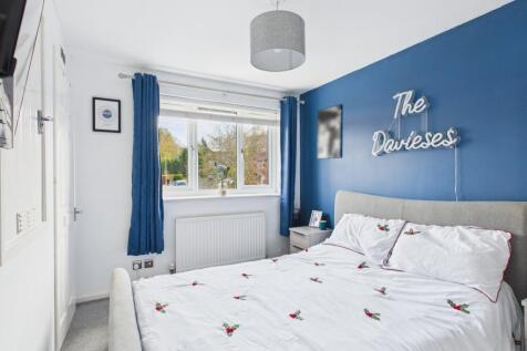 CAM03729G0-PR0186-STILL002