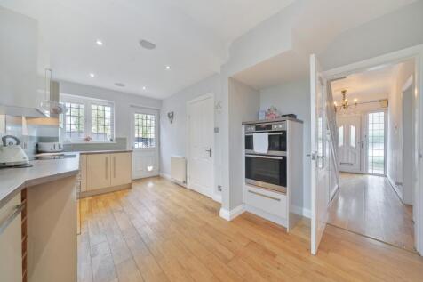 1385344-29-692986cf0e381-ARW-1