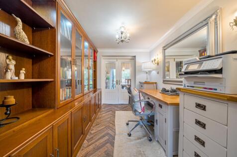 1383222-25-69207a3ddc930-ARW-1