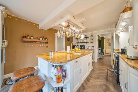 1383222-31-69207a62b2544-ARW-1