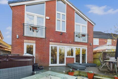 CAM03729G0-PR0188-STILL021